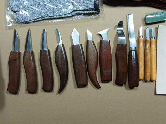 Professional Wood Carving & Whittling Tool Kit with Leather Storage Roll